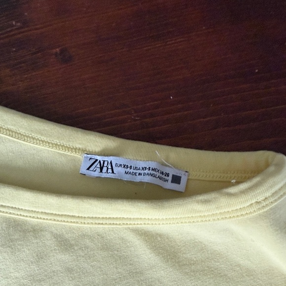 Zara Soft Yellow One Shoulder Crop Tee XS - Picture 2 of 4